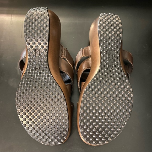 Brown Leather Sandals - Picture 7 of 11